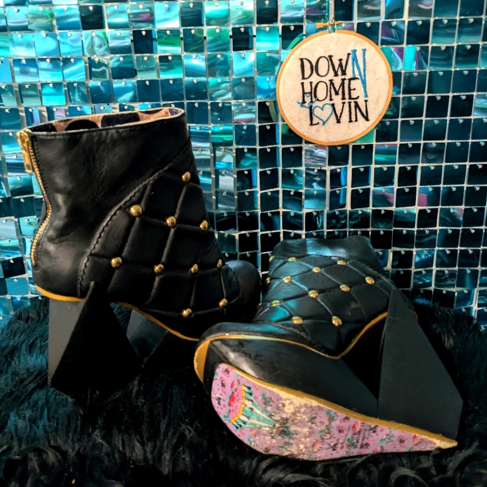 Quilted Ankle Boots With Geometric Heel